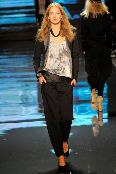 Look 48